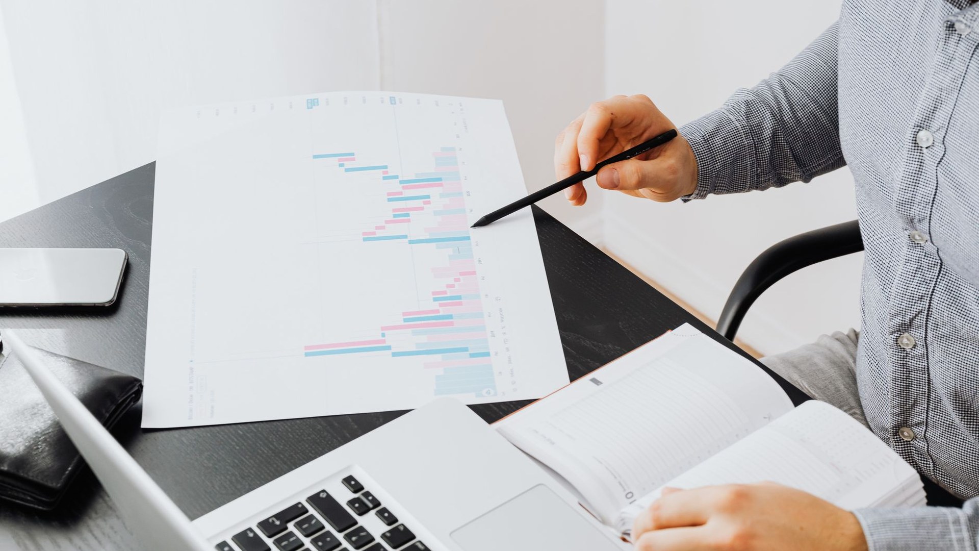 The 2026 Inmail Advantage: Why LinkedIn DMs Outperform Cold Email for High-Ticket B2B Outreach visualization